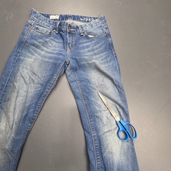 Gap 1969 Real Straight Jeans Women's 28 Blue Mid Rise Stretch Distressed Faded - Picture 14 of 16